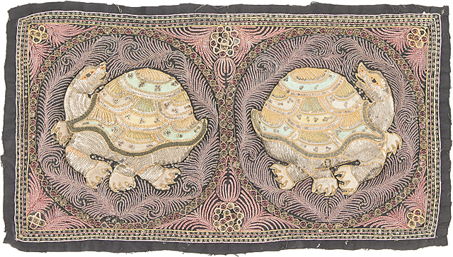 掛軸-1411　西山観修　松寿　共箱　金刺繍作品 Lot0221】刺繍画（2点） - | 第853回 | 株式会社毎日オークション