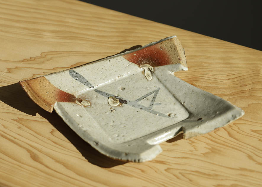 Lot0162】白角皿 - 隠崎 隆一 | 第5118回 | 株式会社毎日オークション