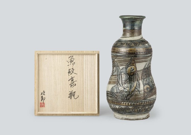 Lot0476】魚紋嘉瓶 - 金城 次郎◎ | 第850回 | 株式会社毎日オークション
