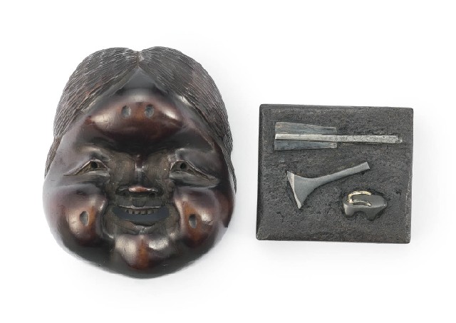 時代家具　木製　象嵌　刳り貫き　火鉢　大型　手炙り　蓋付　民芸品　BE951 Lot0171】木彫お多福面根付・木彫象嵌芸者道具文角根付 ［2点セット