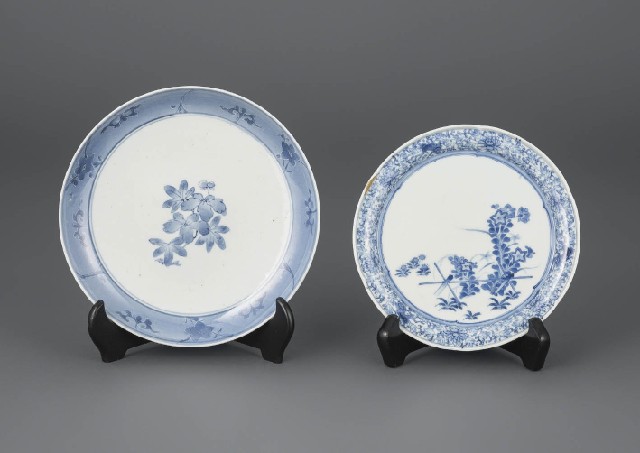 Lot0668】藍柿右衛門草花文皿・藍柿右衛門桔梗文皿 ［2点セット
