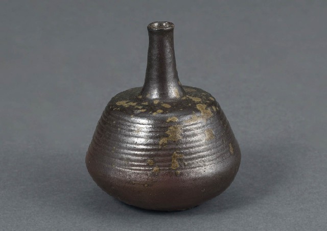 備前焼時代ある灯籠3段です只今最終お値下げ致しました‼️ Lot0849】備前尻膨香煎入 - | 第853回 | 株式会社毎日オークション